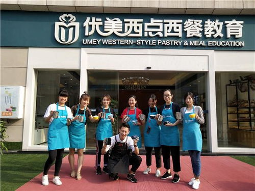 美女、咖啡、拉花 这场优雅的邂逅唯独缺你不行